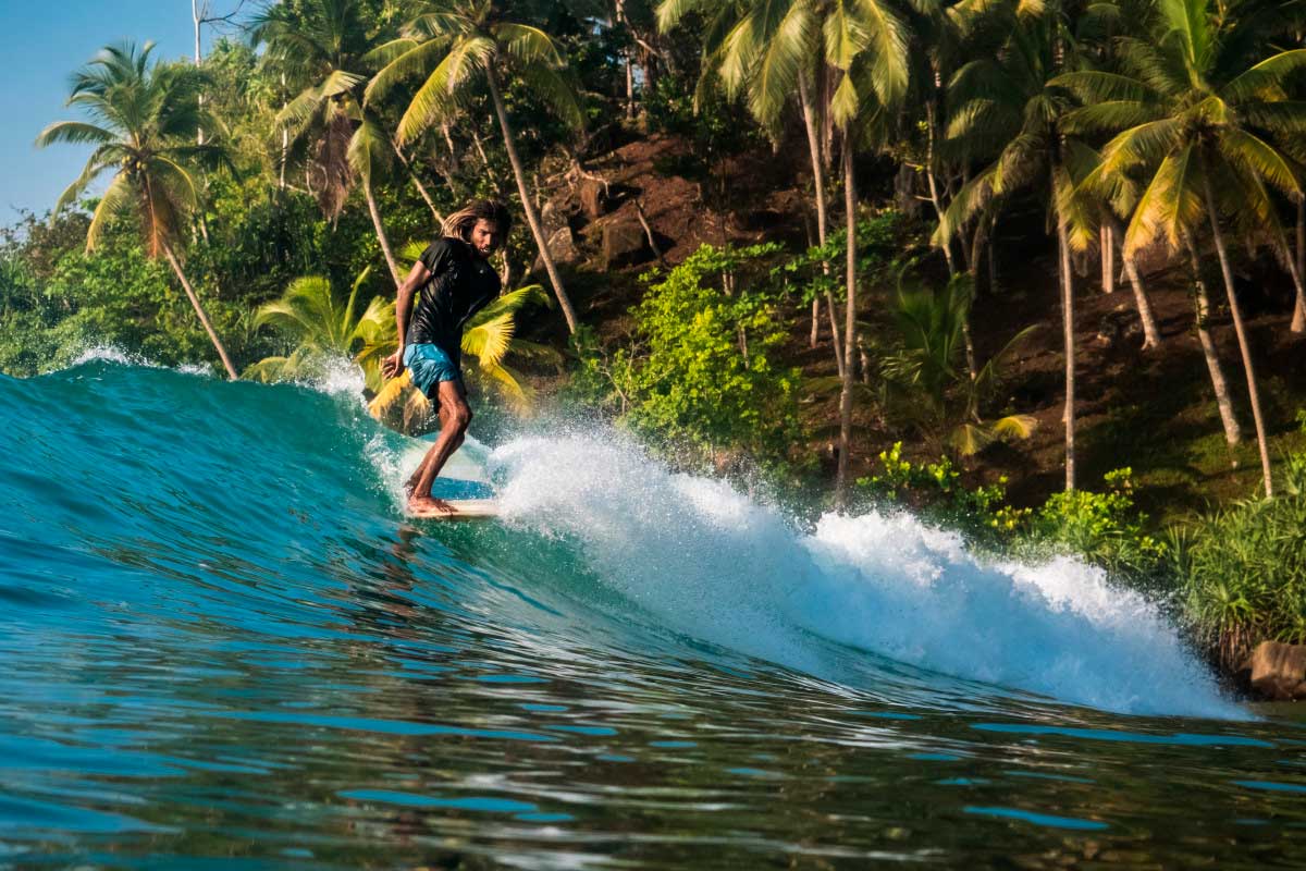 Destinos de surf: 3 lugares para seguir aprendiendo a surfear fuera de Cantabria