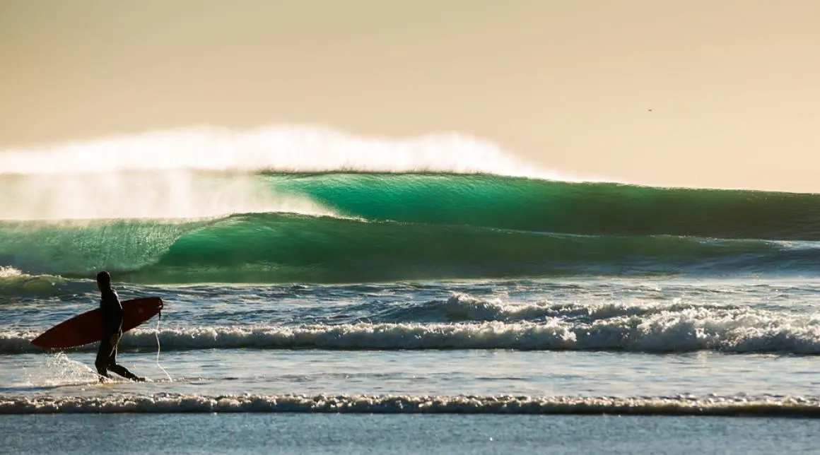 Mejores destinos para un viaje de surf