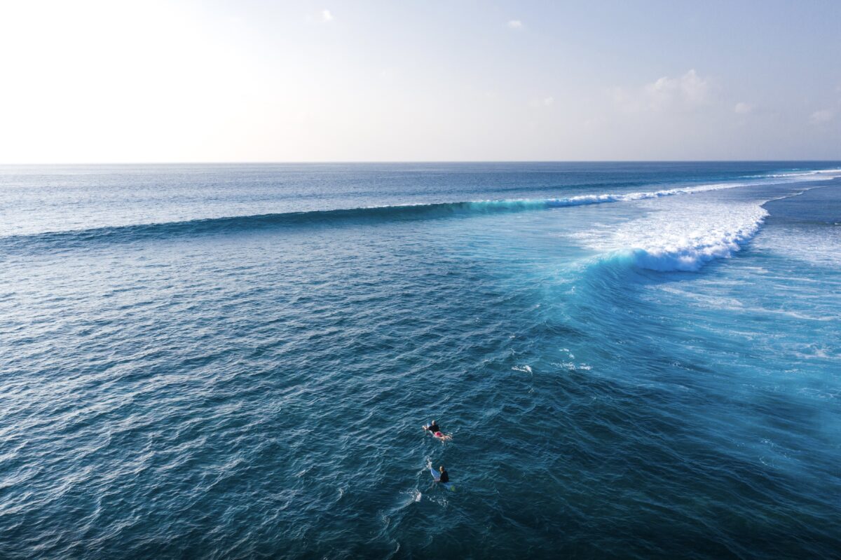 Descubre el mejor momento para surfear en las Maldivas